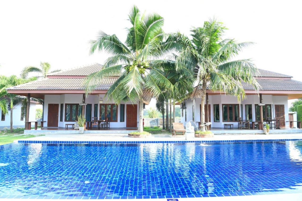 Waterside Resort Pran Buri Exterior photo