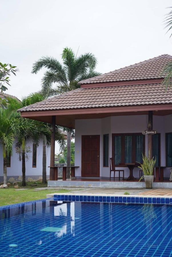 Waterside Resort Pran Buri Exterior photo